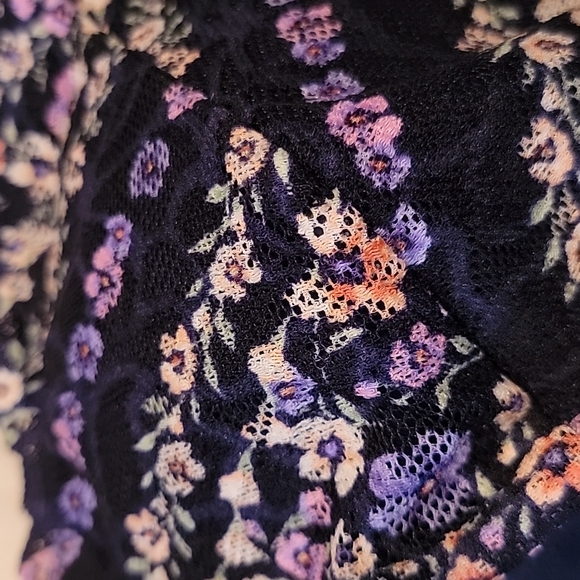 NWT Victoria's Secret PINK Lace Bralette 😍 - Picture 4 of 8